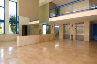 Location Appartement  Vía emilio ortuño. Alquiler anual de apartamento con 2 dormitorios.