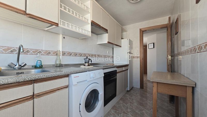 Foto bbe4ba66-2b25-468c-b4dc-97f95e87994e. Apartament amb piscina a Playa Levante Benidorm