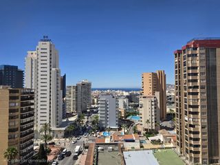 Pis  Vía emilio ortuño. Espectacular apartamento en playa levante