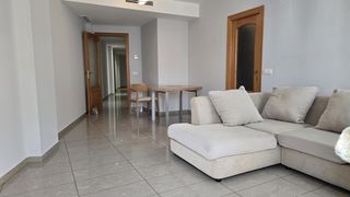 Appartamento  Plaza de ss. mm. los reyes de españa. Vive en el centro, con luz, terraza y el mar muy cerca!