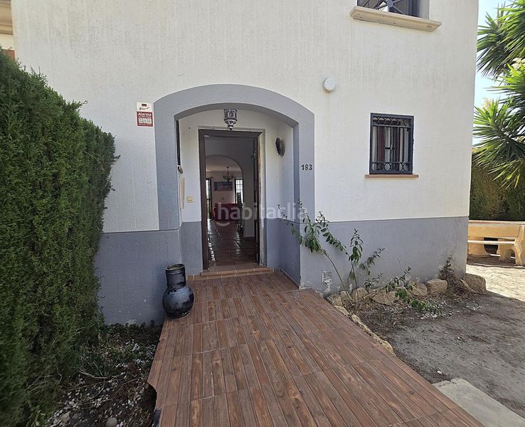 Foto 425b12fa-e017-4543-927c-e1ff6af512df. Casa adossada amb piscina a Golf Bahía Finestrat