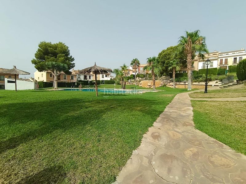 Foto e04aeaf7-aa31-4625-9c2e-cd9d46f1adda. Casa adossada amb piscina a Golf Bahía Finestrat