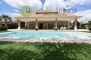 Lloguer Casa  Elche - bonavista. Alquiler anual de chalet en zona bonavista de elche. tu vivienda