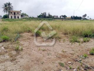 Chalet en La Pedrera-Vessanes. Se vende parcela rustica de 30.000m2 con una construcción de 350