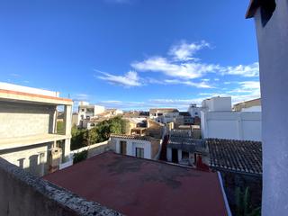 Casa a Orba. Una típica casa de pueblo en el centro de orba, con un atractivo