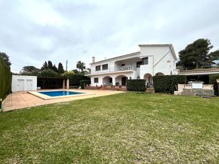 Chalet in Las Rotas / Les Rotes. Exclusivo chalet con dos viviendas independientes en las rotas,