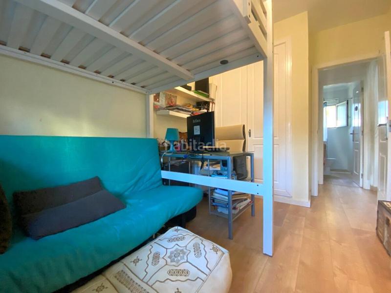 Foto 427b59fe-8e02-480a-8709-04ef941b6f56. Apartamento este apartamento suena como un lugar maravilloso para vivir. está ubicado en una urbanización tranquila, lo que es perfecto si bus en Dénia
