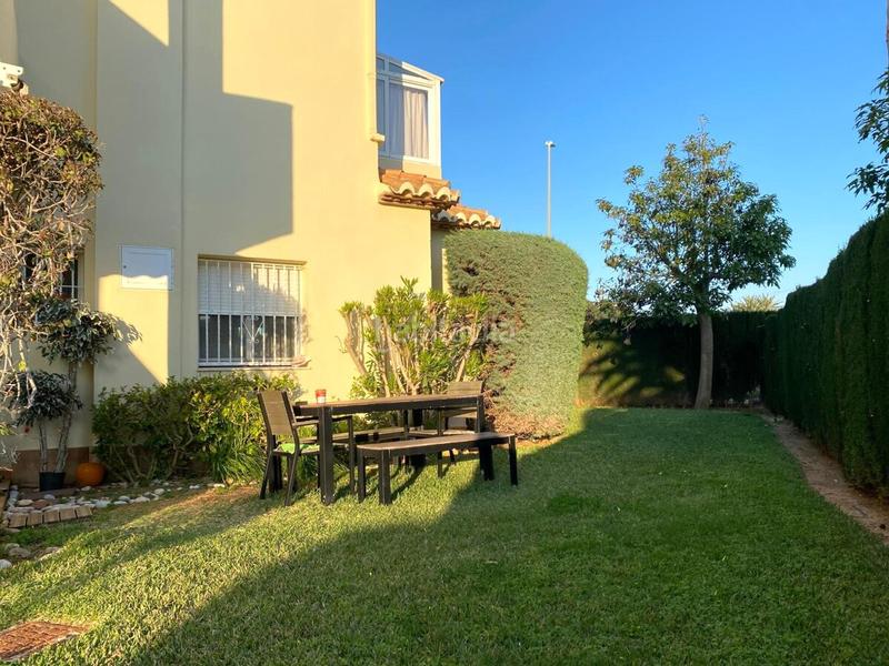 Foto 68ec0ca9-7562-46c7-af1e-0f189d40e675. Apartamento este apartamento suena como un lugar maravilloso para vivir. está ubicado en una urbanización tranquila, lo que es perfecto si bus en Dénia