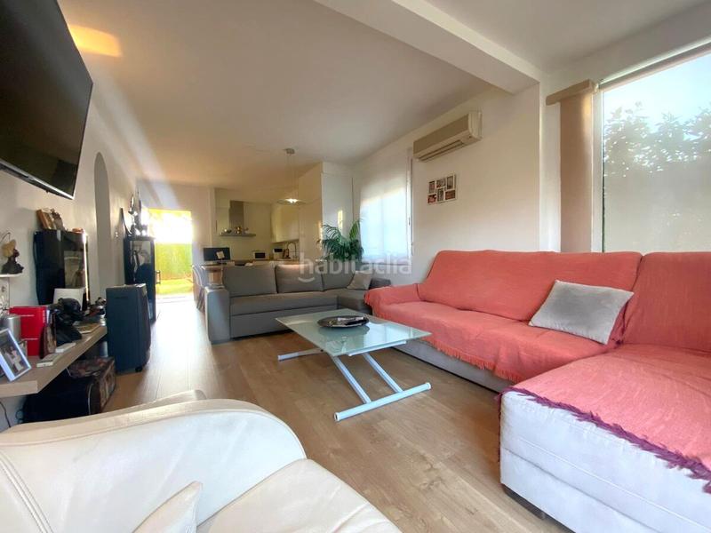 Foto 71a1becc-a79d-4f2c-bd97-7573330784c6. Apartamento este apartamento suena como un lugar maravilloso para vivir. está ubicado en una urbanización tranquila, lo que es perfecto si bus en Dénia