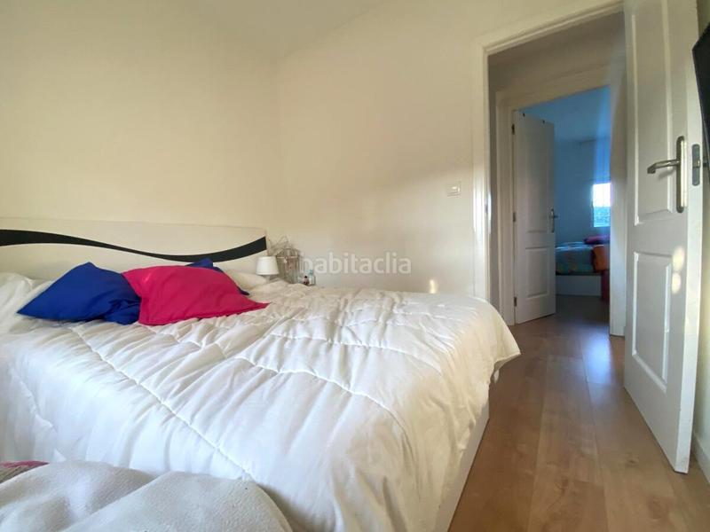 Foto b7b3e86f-f31f-4b2f-801e-ae124e985231. Apartamento este apartamento suena como un lugar maravilloso para vivir. está ubicado en una urbanización tranquila, lo que es perfecto si bus en Dénia
