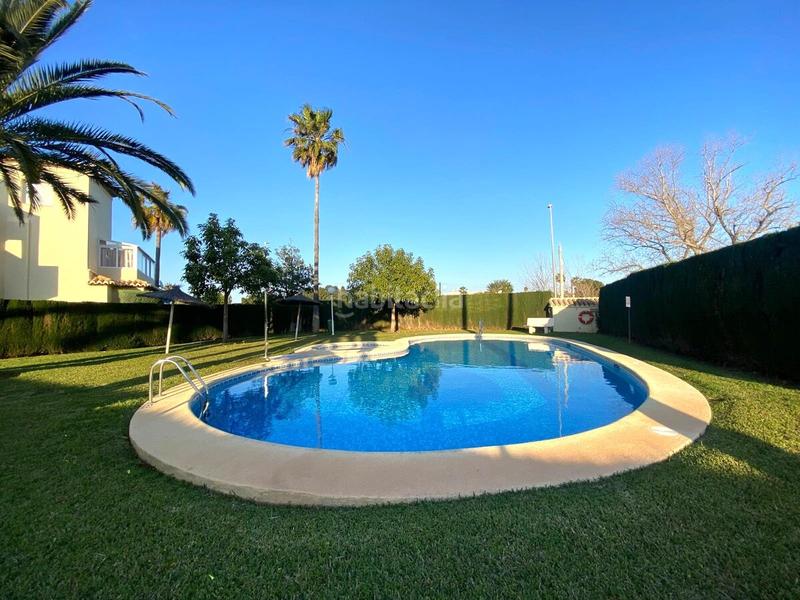 Foto c056773a-4957-4d1e-ab92-cb29093da411. Apartamento este apartamento suena como un lugar maravilloso para vivir. está ubicado en una urbanización tranquila, lo que es perfecto si bus en Dénia