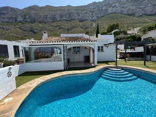 Xalet a El Montgó. Descubre este impresionante chalet de 111 metros cuadrados ubica