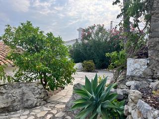 Chalet in La Pedrera-Vessanes. Encantadora casa independiente en el montgó, déniaubicada en una