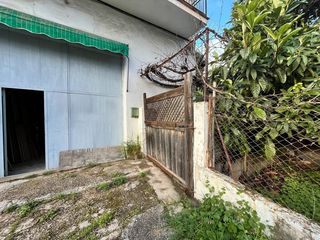 Business premise in La Pedrera-Vessanes. Se ofrece una nave de 396m, situada en primera línea de carreter