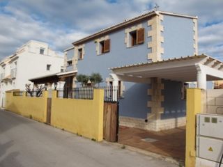 Chalet en La Pedrera-Vessanes. Buscas una vivienda espaciosa, luminosa y con total privacidad?