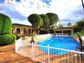Xalet a Alzabares. Villa alzabares