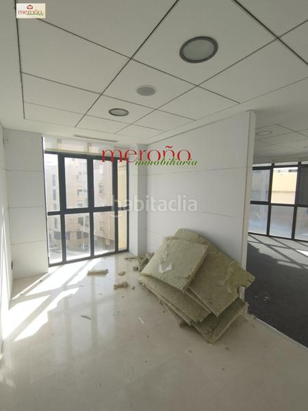 Foto 1ab943d2-410b-4e95-8030-ff580c724232. Alquiler oficina s seminuevas edificio emblematico en Elche / Elx