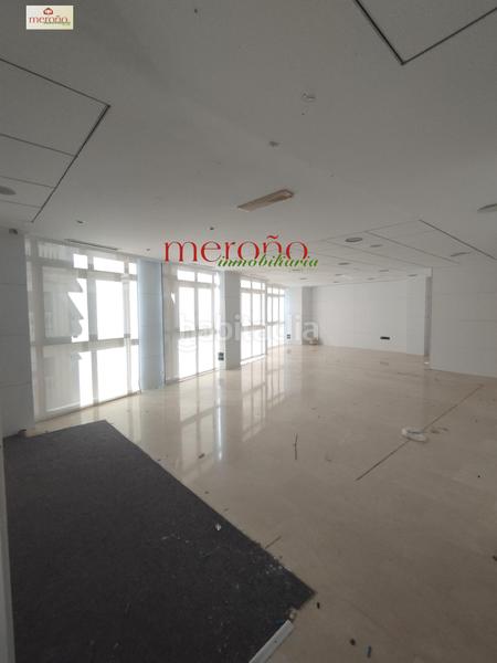 Foto 3fa47320-e22a-4880-b696-3734f867b268. Alquiler oficina s seminuevas edificio emblematico en Elche / Elx