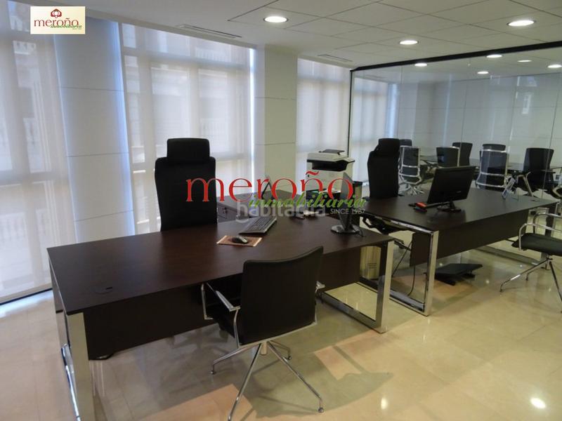 Foto 75072eee-5c15-4278-82c2-5a3cec9afc3f. Alquiler oficina s seminuevas edificio emblematico en Elche / Elx