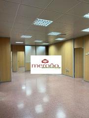 Business premise in El Raval - Portes Encarnades