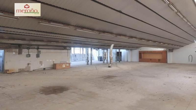 Foto bc561918-07a3-4c75-8d4d-81c30ddda23a. Rent industrial building in Centro Elche / Elx