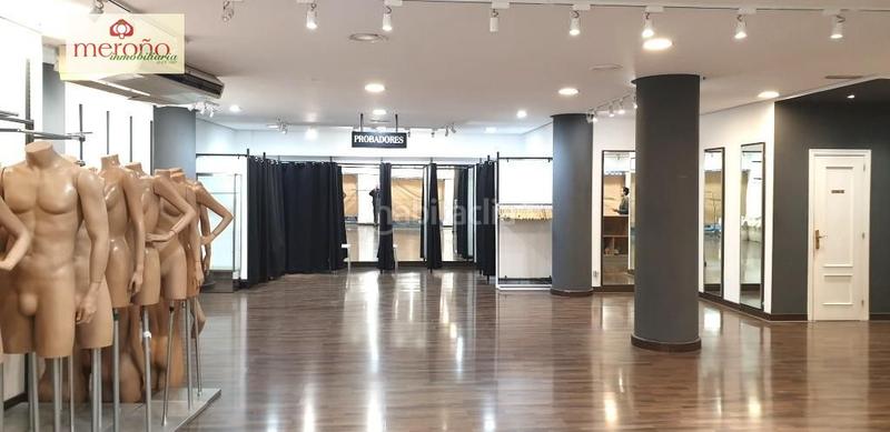 Foto 47e56596-0d24-48ba-8803-90925e4ceb57. Alquiler local comercial local plaza barcelona en Elche / Elx