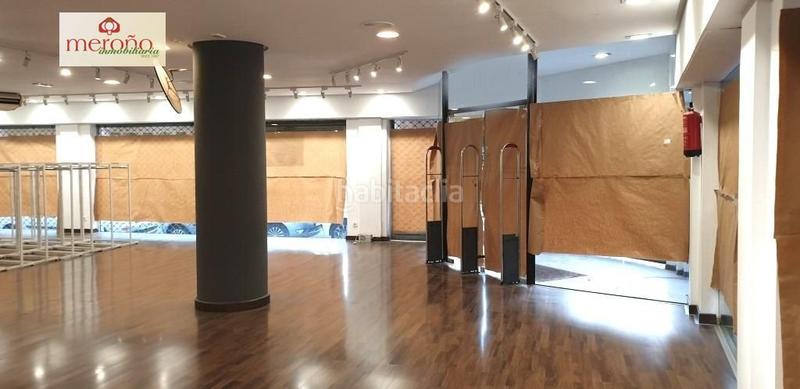 Foto 664026ce-48d3-421b-bcc2-ab211e22fa94. Alquiler local comercial local plaza barcelona en Elche / Elx
