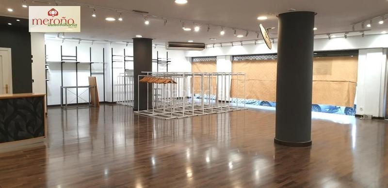Foto 8016e35a-9d6e-40dd-8be5-550632eb217a. Alquiler local comercial local plaza barcelona en Elche / Elx