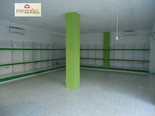 Alquiler Local Comercial en Reina Victoria - Miguel Hernández. Local pisos azules