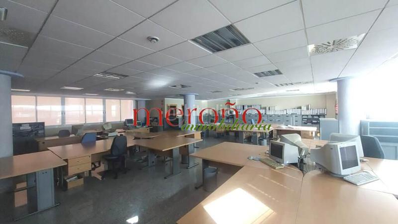 Foto 0313f00c-25a3-4b69-bf88-26924b9b9966. Rent office space in Sector V Elche / Elx