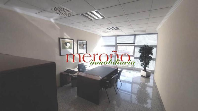 Foto 32d0aa4c-d137-49ec-b93e-5ca5d4b8e44f. Rent office space in Sector V Elche / Elx