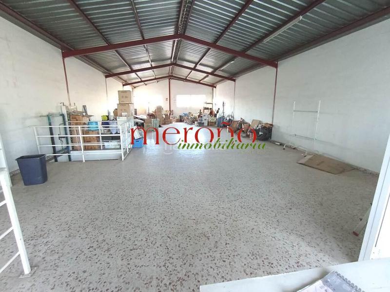 Foto 7076ae9d-f2e2-4a31-9066-12660e479f36. Rent industrial building in San Crispín Elche / Elx