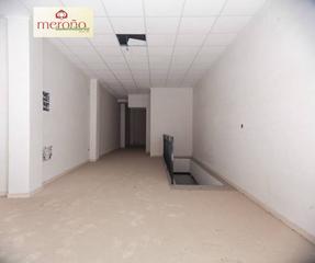 Lloguer Local Comercial a Centro. Local centro
