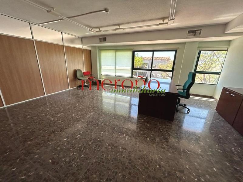 Foto 1113decd-f906-442d-b2a2-0c7d5ffebac6. Rent office space with heating in Torrellano Elche / Elx