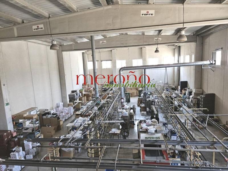 Foto 8f3f4d35-8f09-40a4-9a73-163cf886d7c1. Capannone industriale in Plaza Castelar - Mercado Central Elda