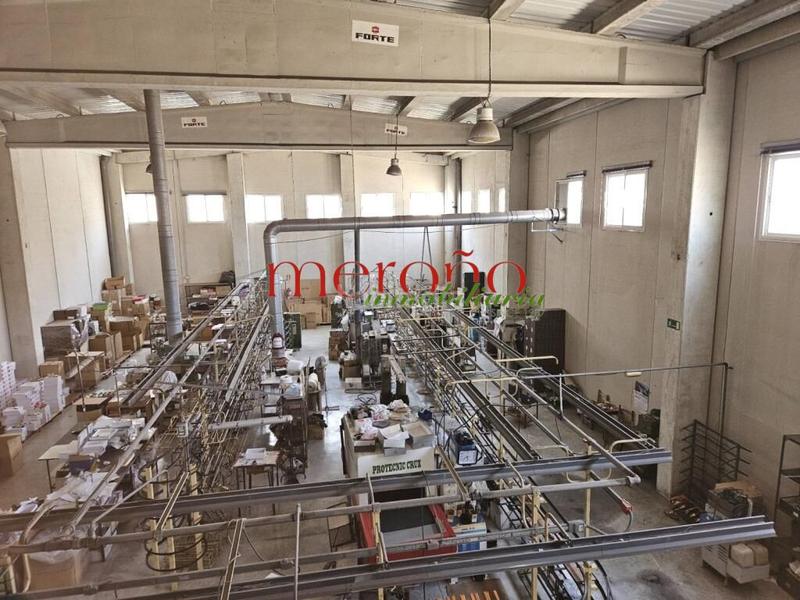 Foto d6546a5c-487d-4760-8462-6fd4840a9acf. Capannone industriale in Plaza Castelar - Mercado Central Elda