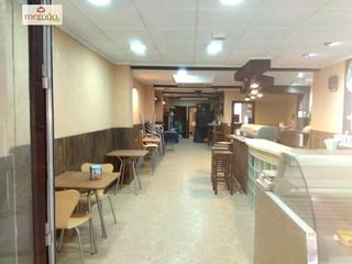 Lloguer Local Comercial a Carrús Oeste. Local plaza madrid