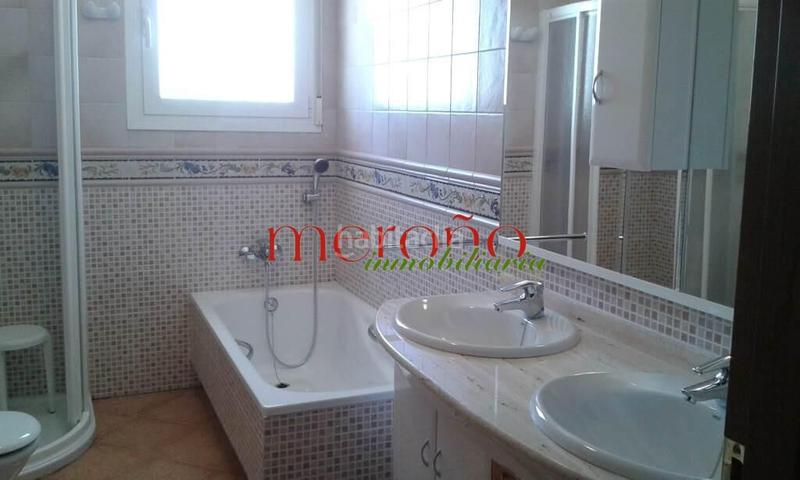 Foto 52244b89-8658-4840-8a88-c91f8bb6e185. Chalet with parking in Alzabares Elche / Elx