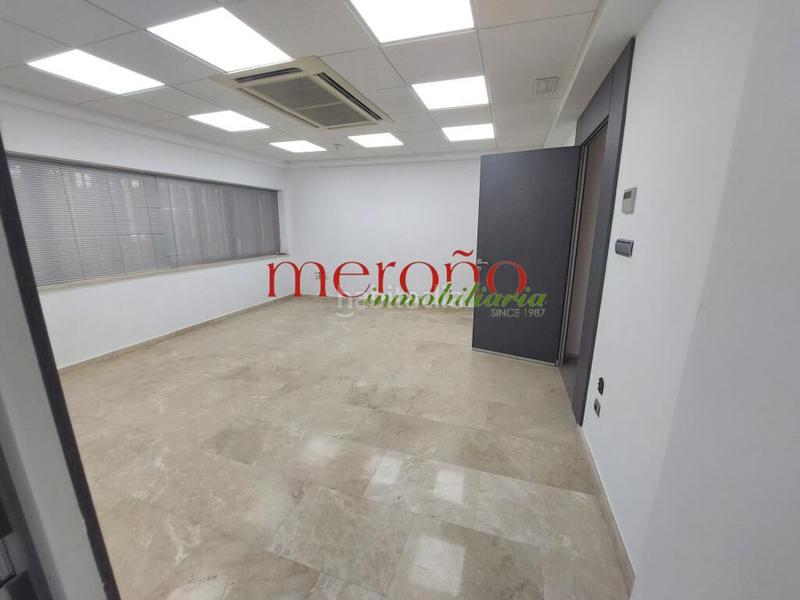 Foto efedeb69-f873-4f87-95e0-ae6894d9551e. Location bureau dans Alzabares Elche / Elx