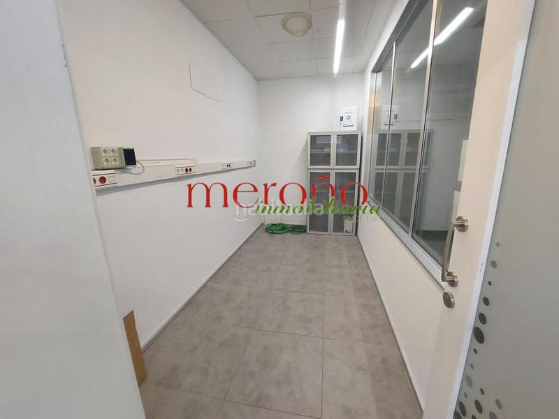 Foto 09e44dd0-4d95-4290-97d3-b4f11ce67cb3. Miete büro in Alzabares Elche / Elx