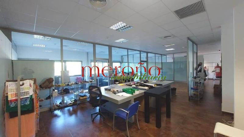Foto 4b421845-4279-4400-9870-89fca59a3854. Affitto ufficio in Torrellano Elche / Elx
