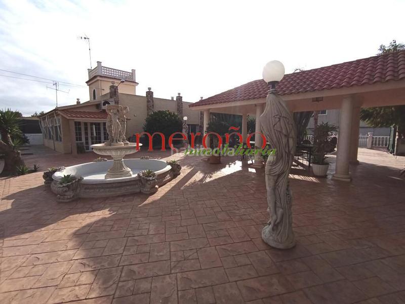 Foto 1c5618aa-bd98-417f-abdd-4181ab68cf3e. Lloguer xalet amb calefacció aparcament piscina a Crevillente