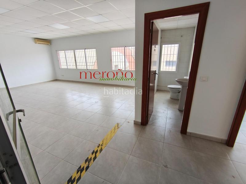 Foto c61adf14-b1e9-42a2-b069-4540c4a5dd48. Location bâtiment à usage industriel dans San Crispín Elche / Elx