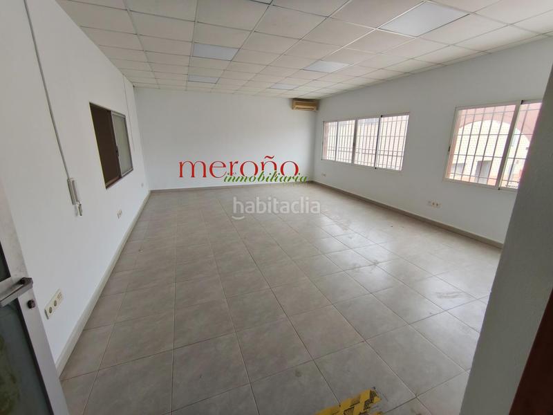 Foto 73fc9a16-e28e-4a7c-b458-5372f84c348a. Rent industrial building in San Crispín Elche / Elx