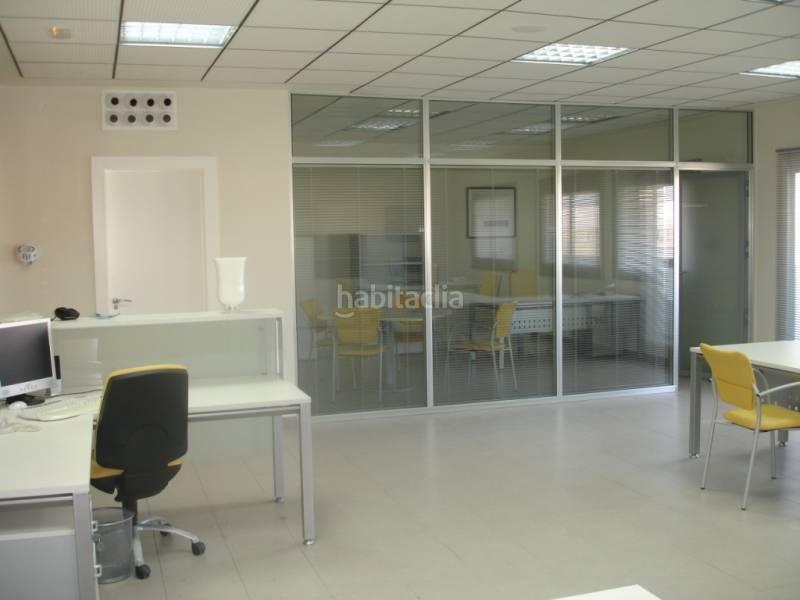 Foto 70c17d32-5026-457a-a8b5-399b88716c9b. Rent office space with parking in Torrellano Elche / Elx