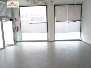 Lloguer Local Comercial a Sector V. Local alquiler sector v