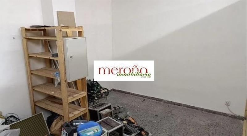 Foto de796e84-f138-4cb9-9b3c-23209c1cf429. Local comercial local pisos azules santa teresa en Elche / Elx