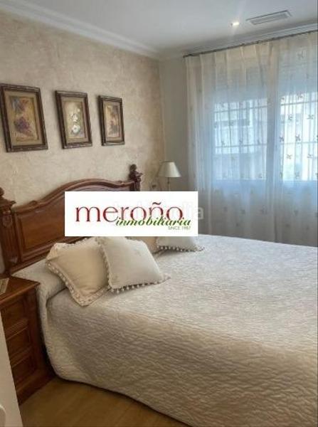 Foto 64abd308-509c-4c87-b5bd-0f4dd438fd58. Casa con riscaldamento parcheggio piscina in Ciutat Jardí - Torreta Verdí Elche / Elx