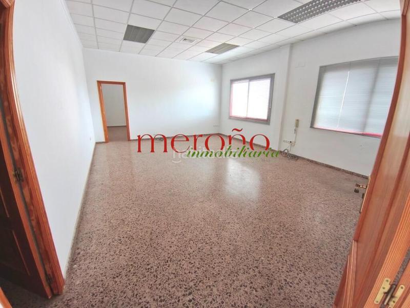 Foto cb8e54cc-9e3a-458f-8cbe-78cad7475587. Rent industrial building in Jubalcoi Elche / Elx