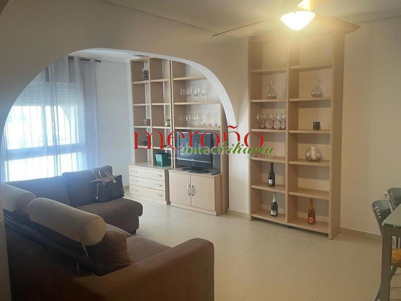 Foto 69fe475d-37a5-4663-b78a-48998ad260de. Rent semi detached house with pool in Monte y Mar Santa Pola